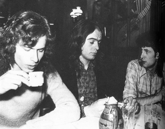 Peter Hammill on the right (Paris June 26, 1972)